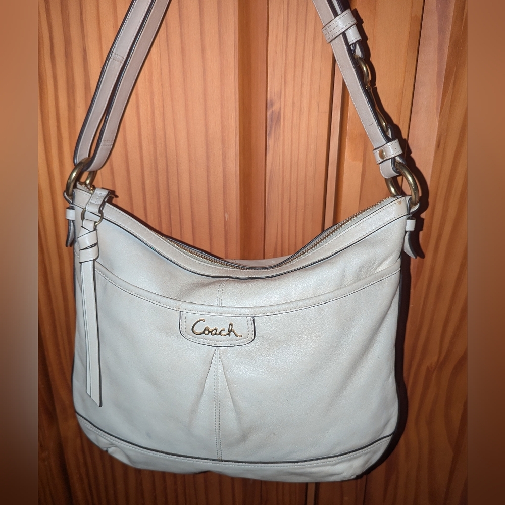 Coach Park Creamy White Shoulder Bag with Gold Accents.F19726 - Picture 4 of 13